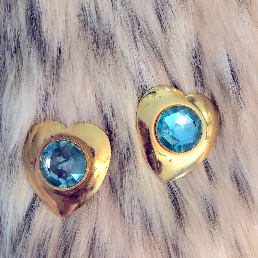 💛❄️💛 Vintage Heart Clip On Earrings